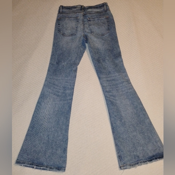 Edgely by Maurice's High Rise Flare Leg Jeans Women's 6 Short - Picture 9 of 10